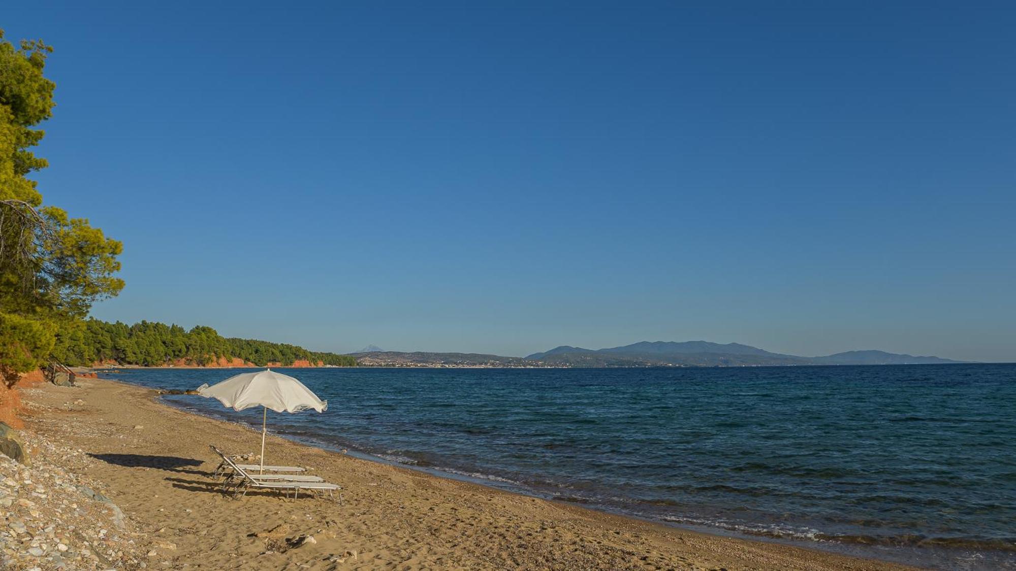 Squirrel Beach Front Villa, Metamorfosi מראה חיצוני תמונה